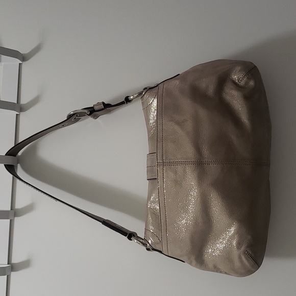 Coach Vintage Soho Elegant Metallic Leather Shoulder Bag - Picture 4 of 12